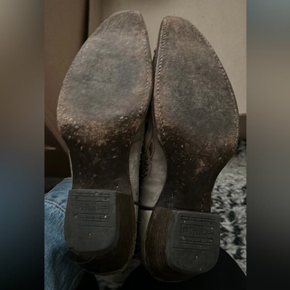 Hardly worn. Basically new - Picture 3 of 3